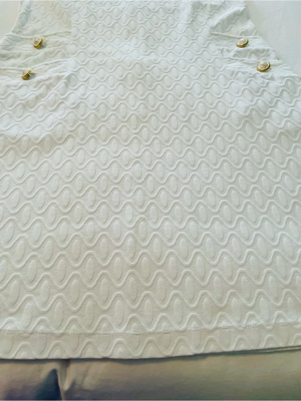 J. McLaughlin White Textured Jacquard Shift Dress Gold Button Pockets